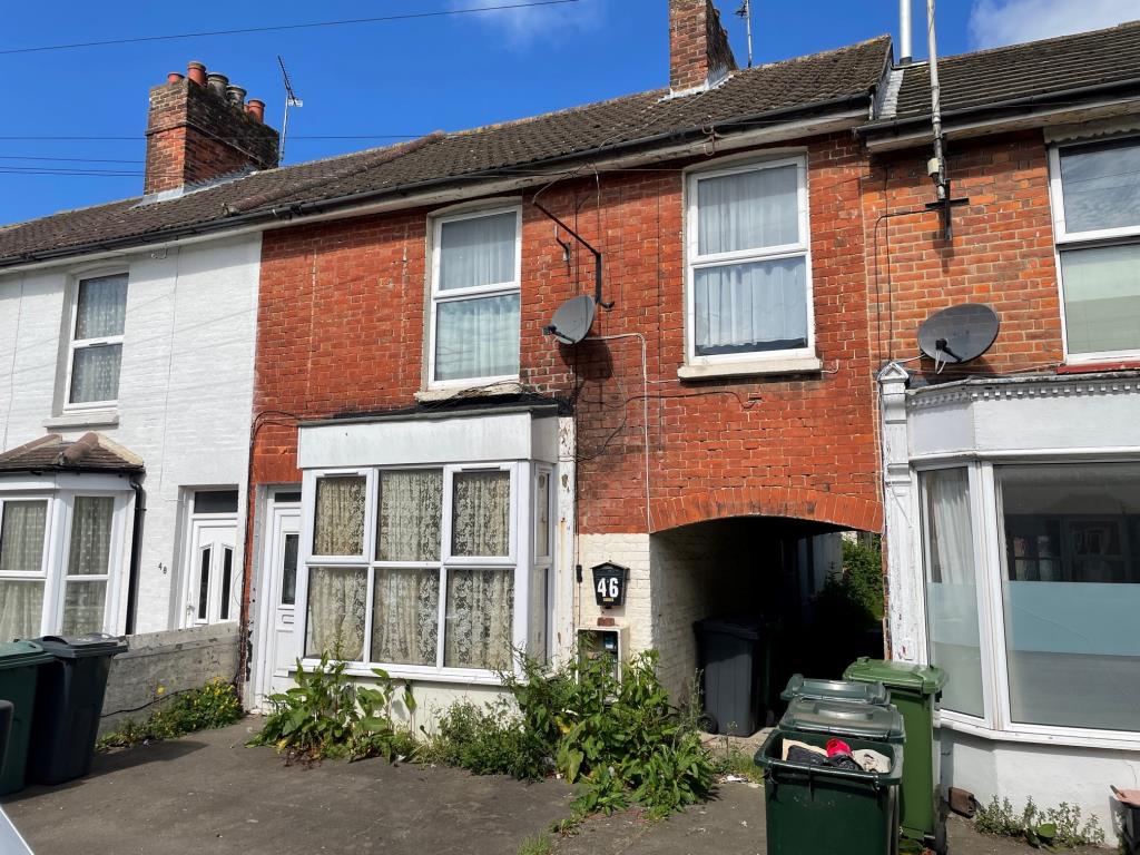 Lot: 19 - FREEHOLD PROPERTY DIVIDED INTO TWO FLATS -